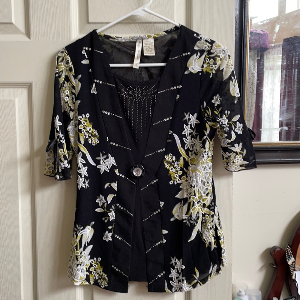 Pre owned Black With Florals Small Top
